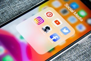 Read more about the article Benefits of Posting Regularly on Social Media