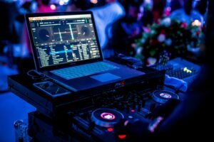 Read more about the article Mix Like a Pro: Why Equipment Matters